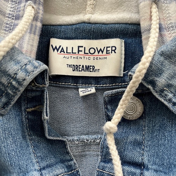 Wallflower woman’s denim jacket - Picture 6 of 17